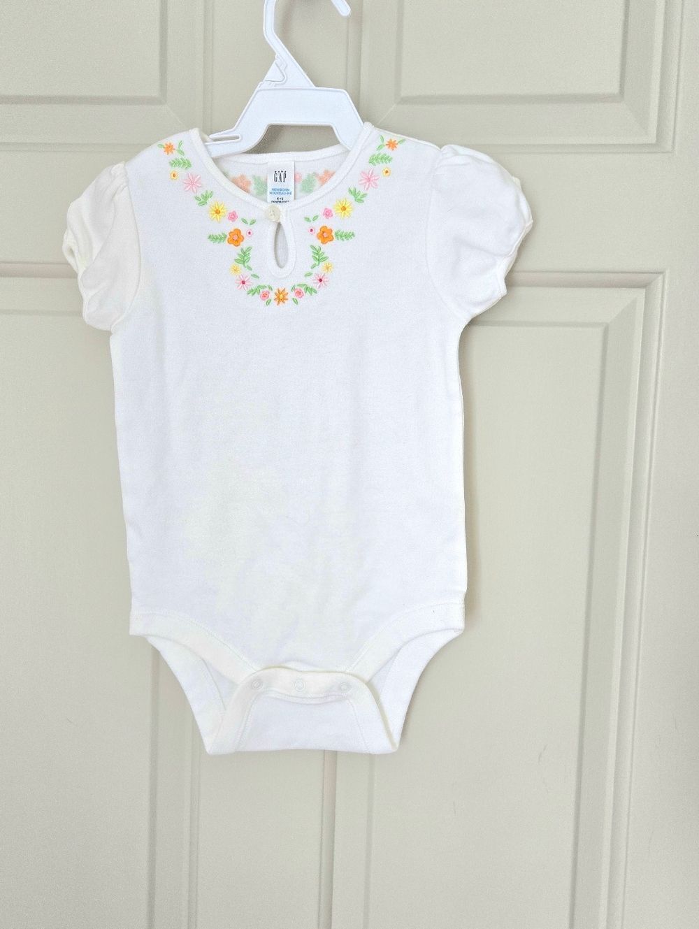 3/$20 New Gap Short Sleeve Onesie Size 6-12 M